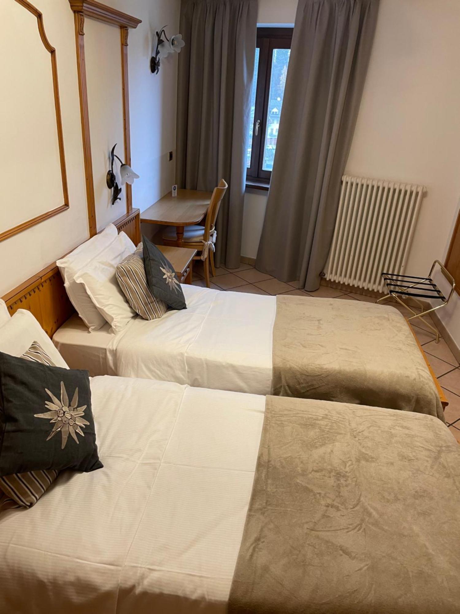 Hotel Valle Verde - Rent Ski & Bike Тарвізіо Екстер'єр фото
