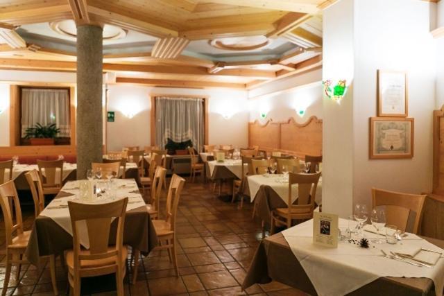 Hotel Valle Verde - Rent Ski & Bike Тарвізіо Екстер'єр фото